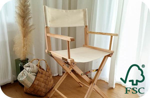 Folding wooden chairs with the FSC label