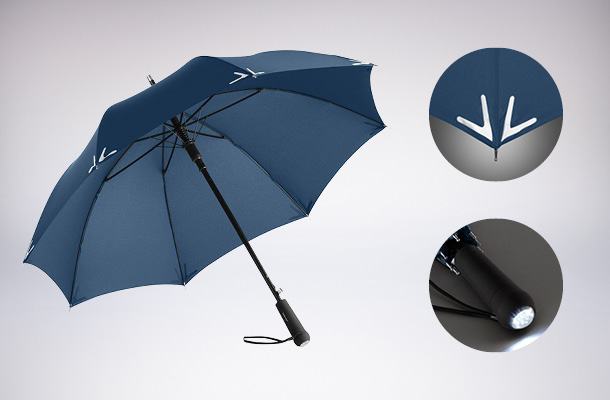 Regenschirm mit Reflektor und Licht