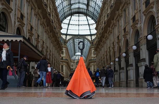 L'ombrello PuTuP in giro per Milano